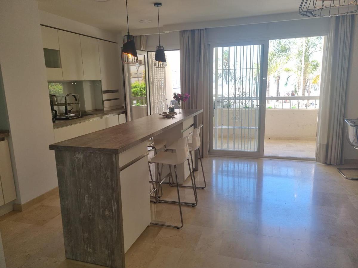 Lets In The Sun Playa Fontanilla Apartamento